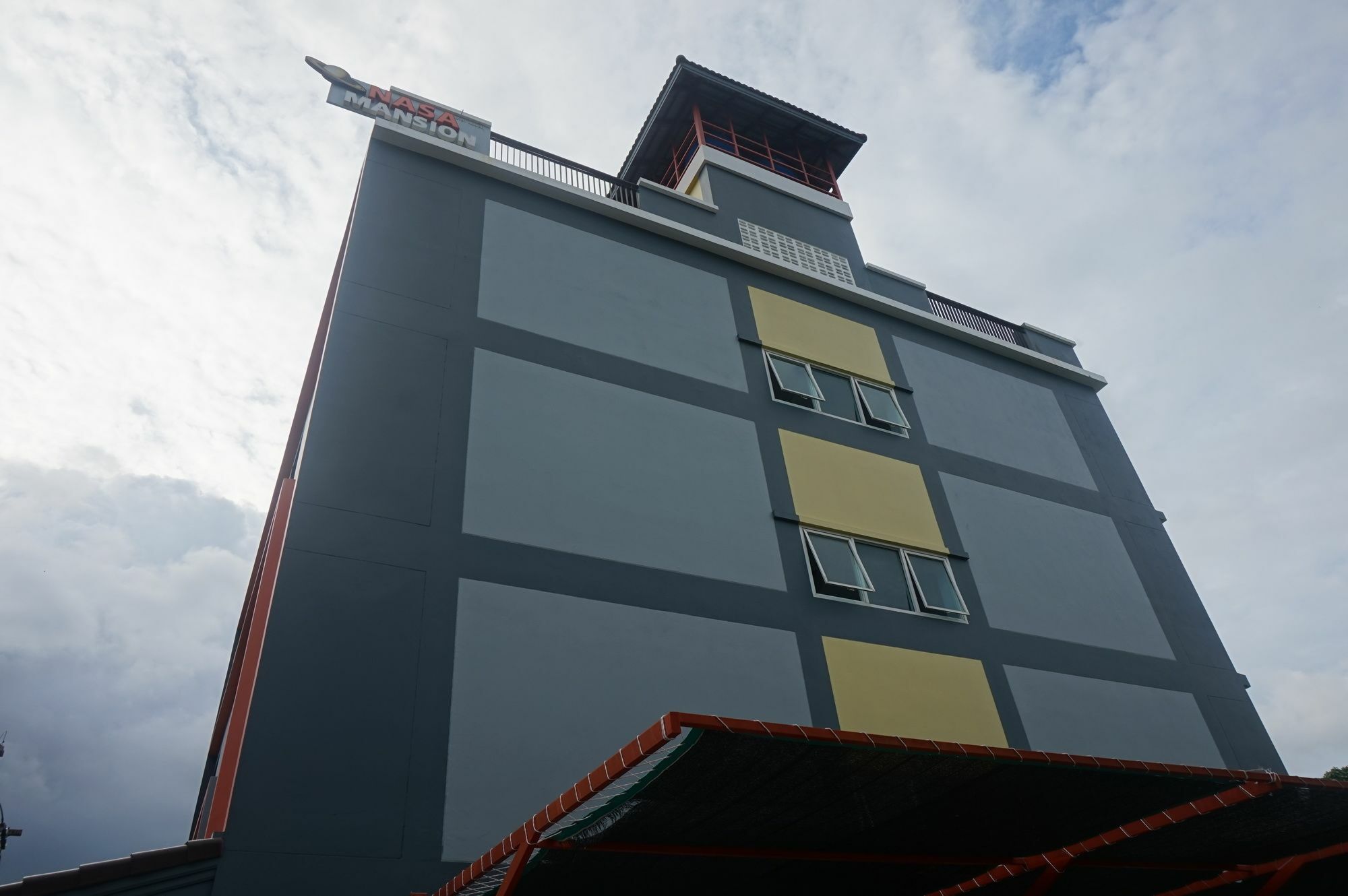 Nasa Mansion Apartment Phuket ภายนอก รูปภาพ